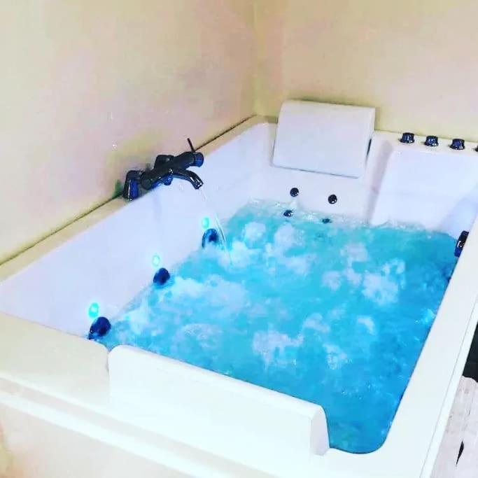 L'Atelier Des Reves Un Moment Magique Spa Prive Beaune  Eksteriør billede